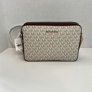 Michael Kors Jet Set Large Printed Logo Crossbody Bag color Vanilla